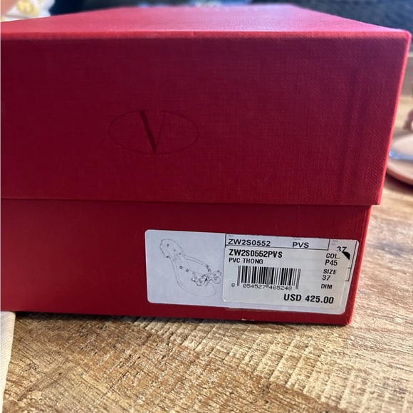 Brand New Valentino Jelly Slides. NEVER WORN! Dust bag and box! Size 37 (7) - Picture 4 of 7